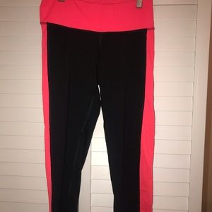 Black cropped leggings// CHAMPION